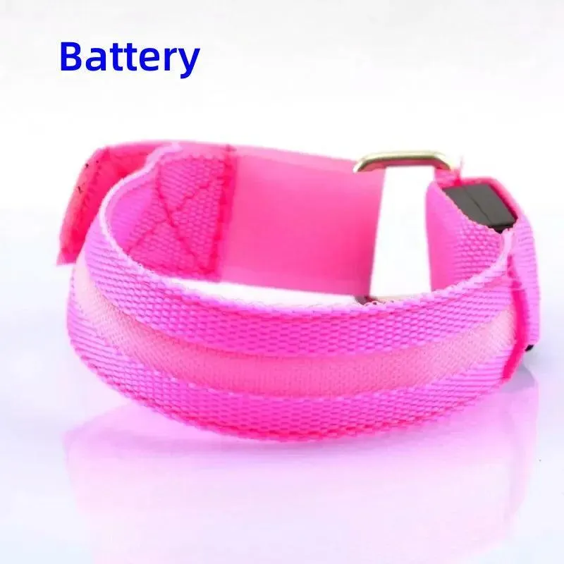 Night Runner's LED Armband: Stay Safe with Enhanced Visibility
