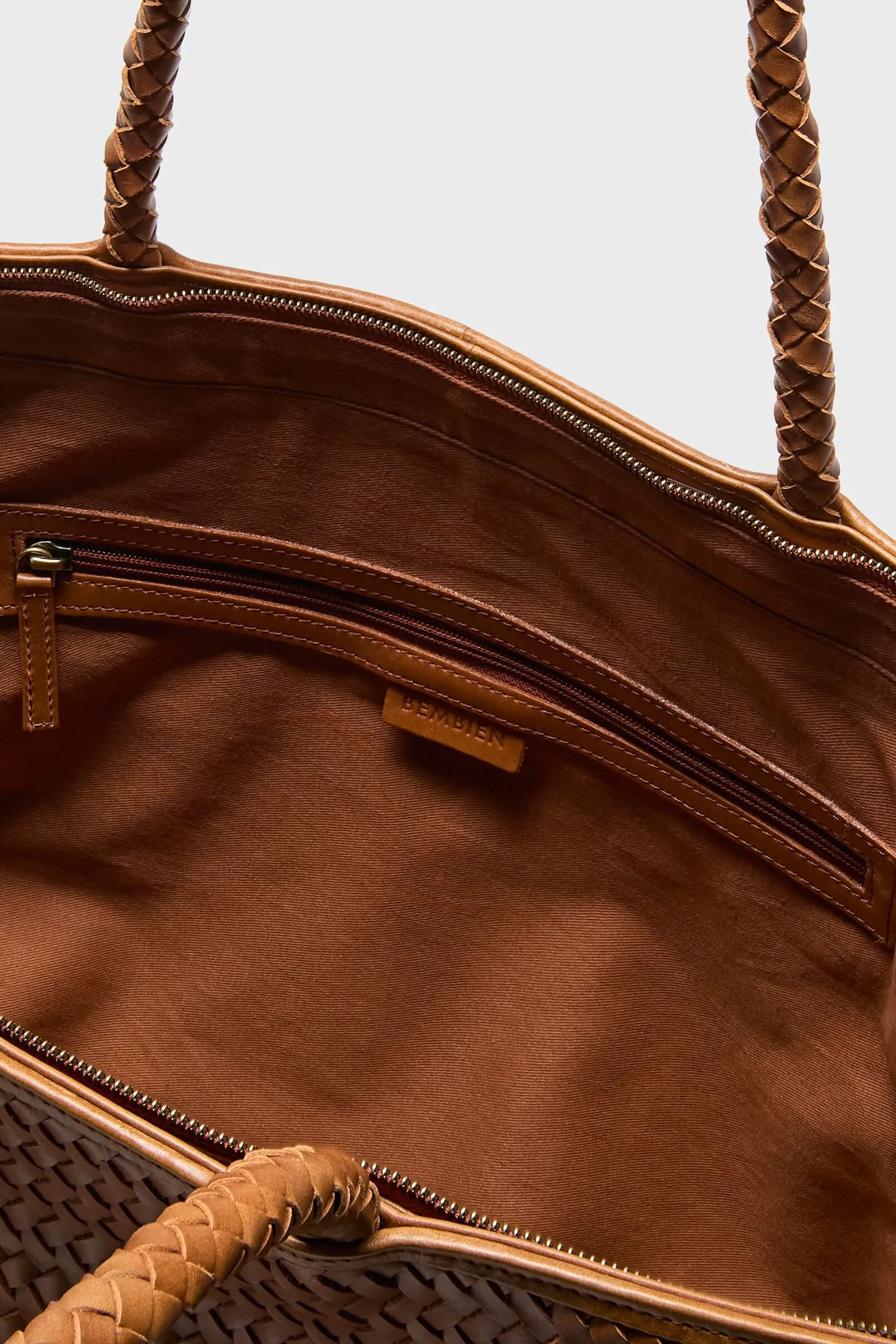 Sienna Le Traveler